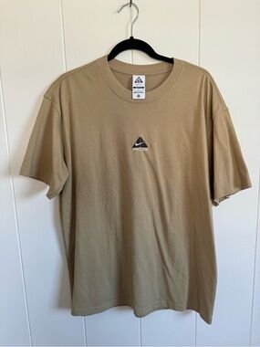 Nike ACG Embroidered Logo Loose Fit Dri-Fit Tee Medium